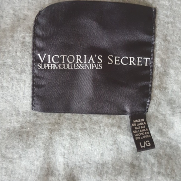 Victoria's Secret | Essential Shrug - Picture 4 of 4